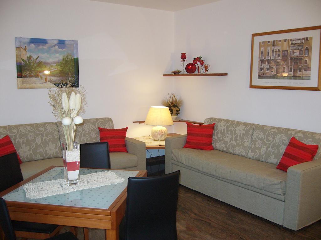 Aparthotel Feeling At Home Castenaso Zimmer foto